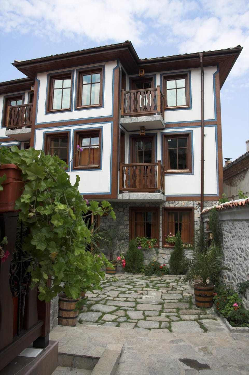 Facade/entrance