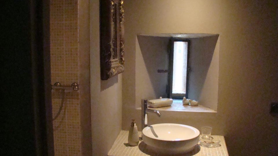 Château d'Ozenay Bed and Breakfast in Bourgogne-Franche-Comté