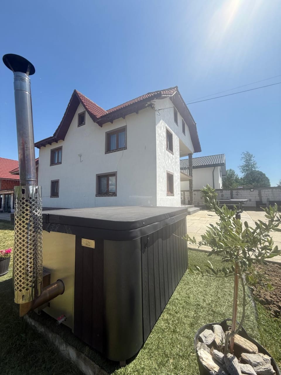 Property building, Garden, Garden view, Swimming pool