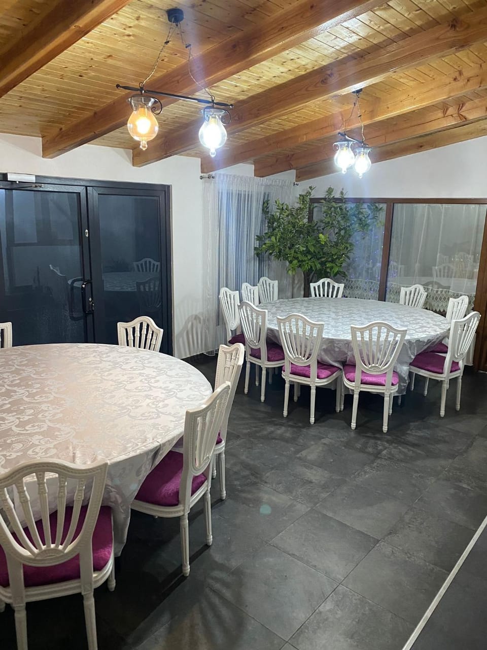 Seating area, Dining area