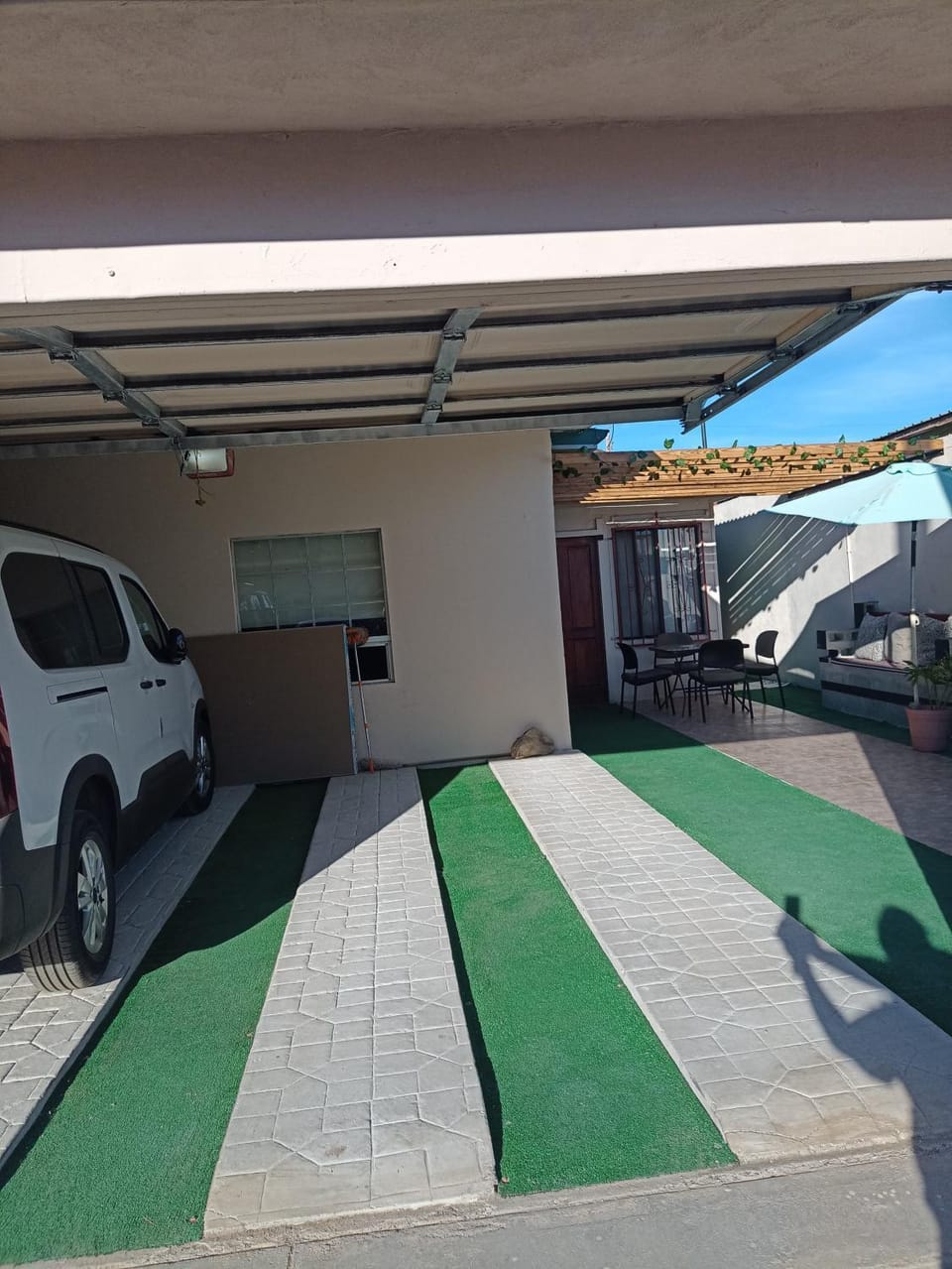 Property building, Patio, Breakfast