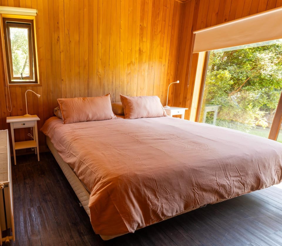 Casas Martín Pescador, Lago Huillinco, Chiloe House in Los Lagos, Chile