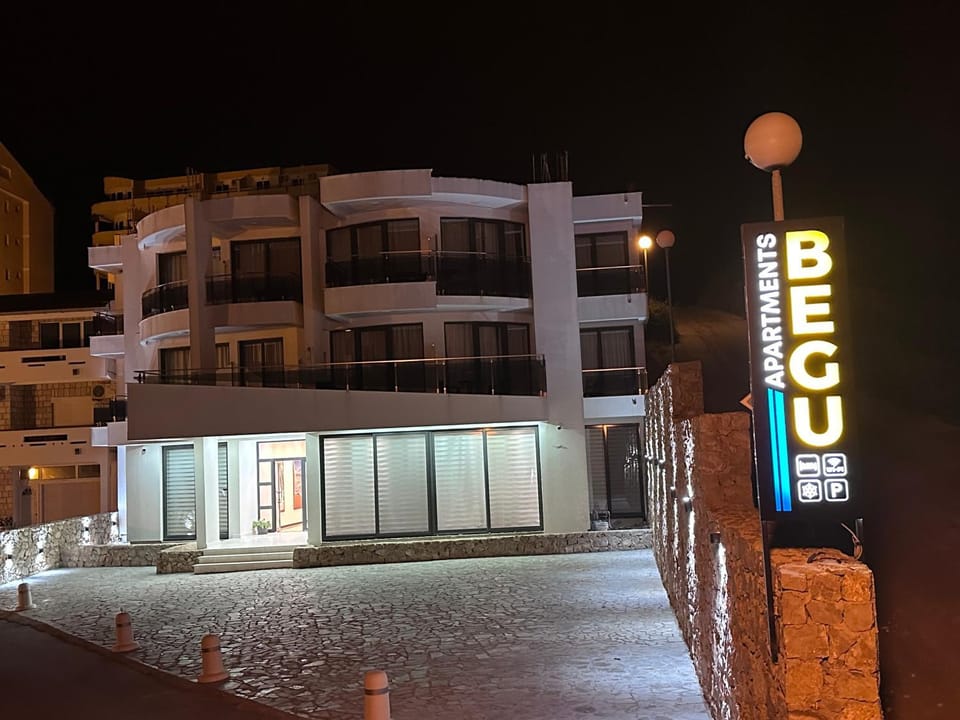 Property building, Night, Location