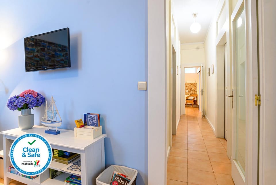 Communal lounge/ TV room, TV and multimedia, Living room