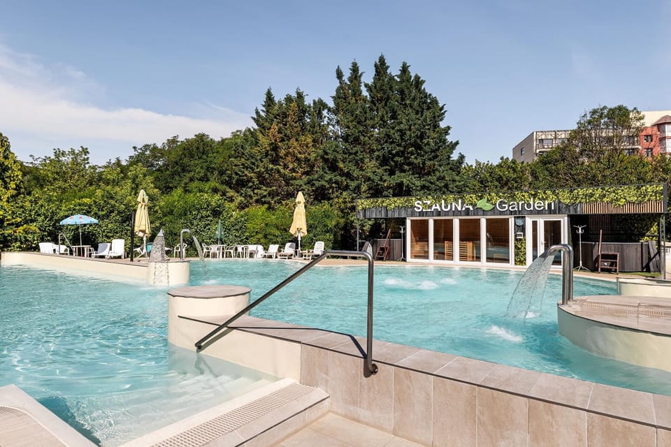 Hot Spring Bath, Swimming pool
