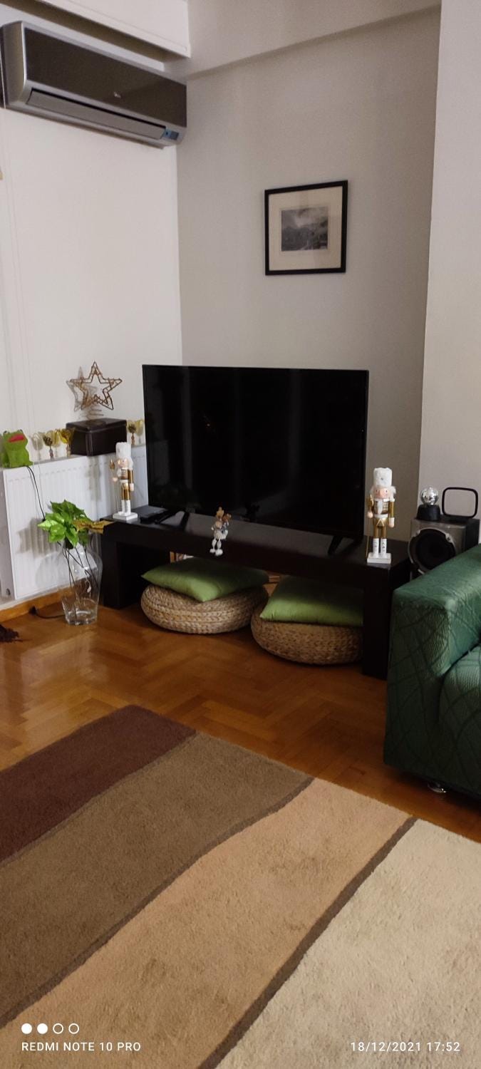 Communal lounge/ TV room, TV and multimedia, Living room, Seating area, Evening entertainment