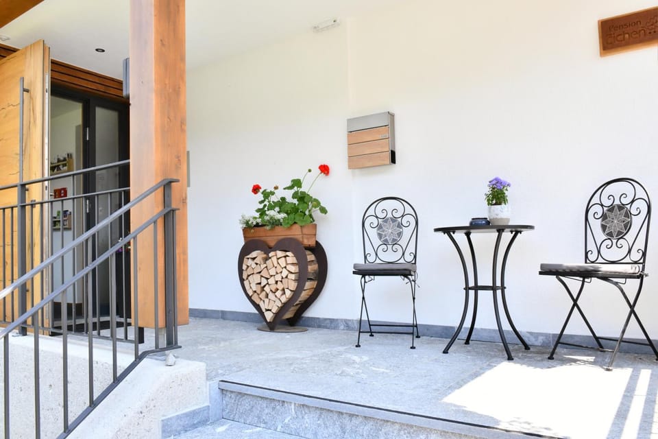 Pension Eichenheim Bed and Breakfast in Salzburgerland