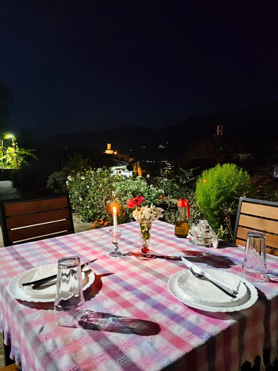 Patio, Restaurant/places to eat, Night, View (from property/room), Balcony/Terrace, Food and drinks, Dining area