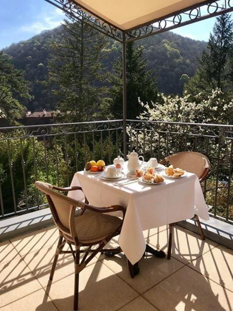 Balcony/Terrace, Food