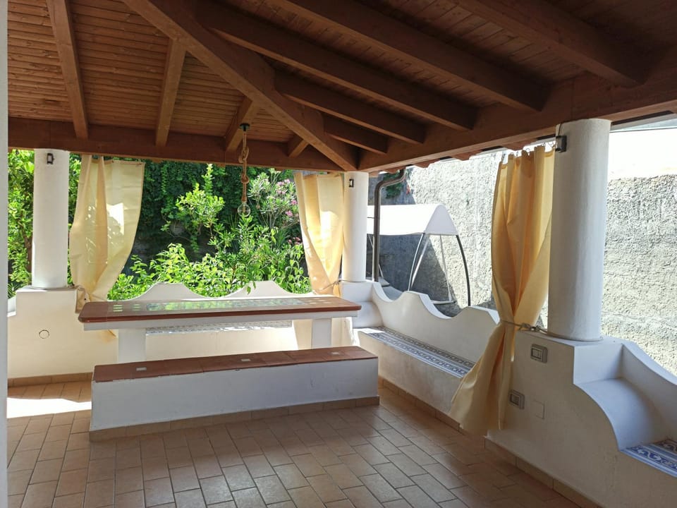 Property building, Patio, Patio, Restaurant/places to eat, Balcony/Terrace, Balcony/Terrace, Photo of the whole room, Meals, Meals, Breakfast