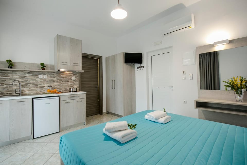 Kolimbito Sea Side Apartment in Crete