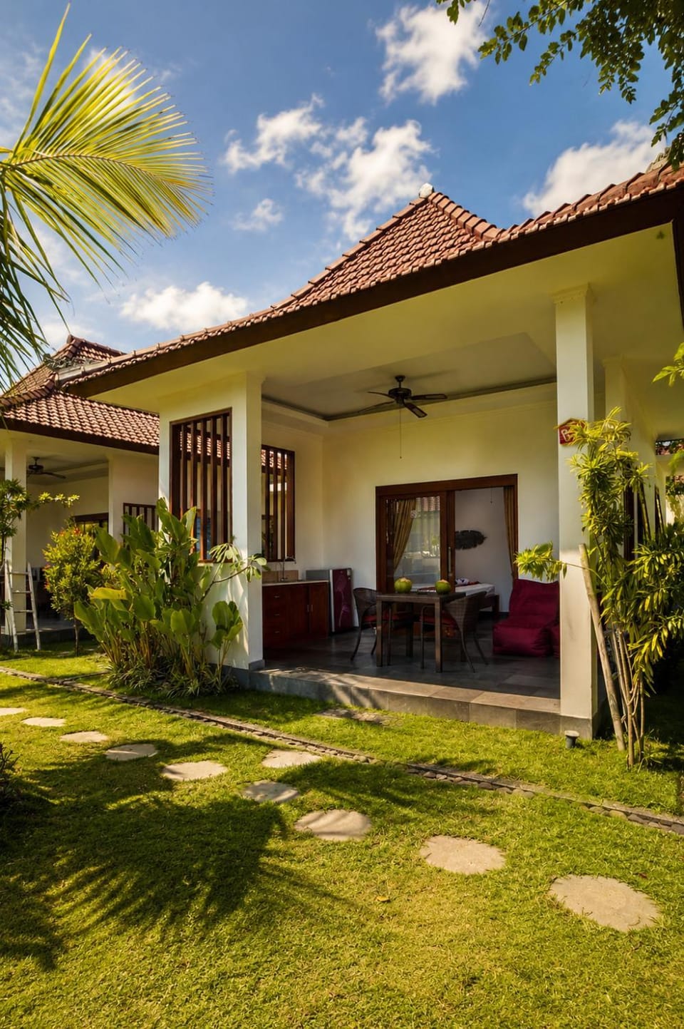 Property building, Patio, Day, Garden, Garden view