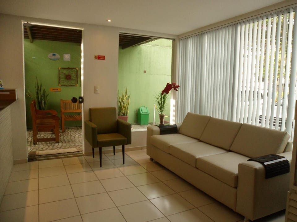 Communal lounge/ TV room