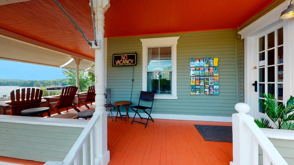 Property building, Patio, Natural landscape, Balcony/Terrace, Seating area