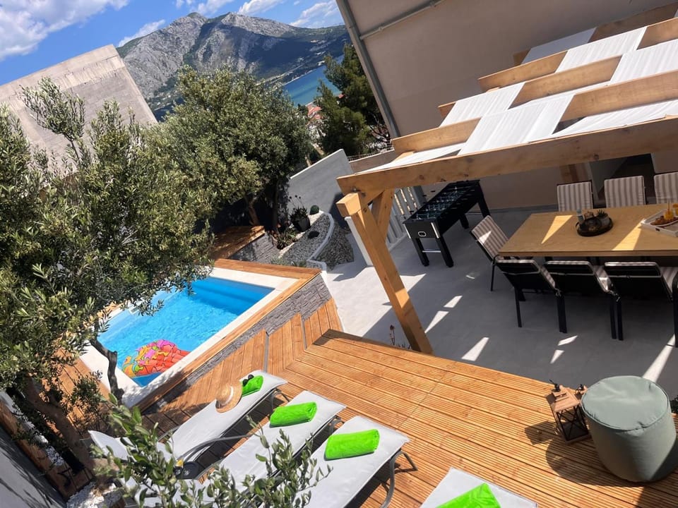 Luxury apartment Duće with private pool Apartment in Split-Dalmatia County
