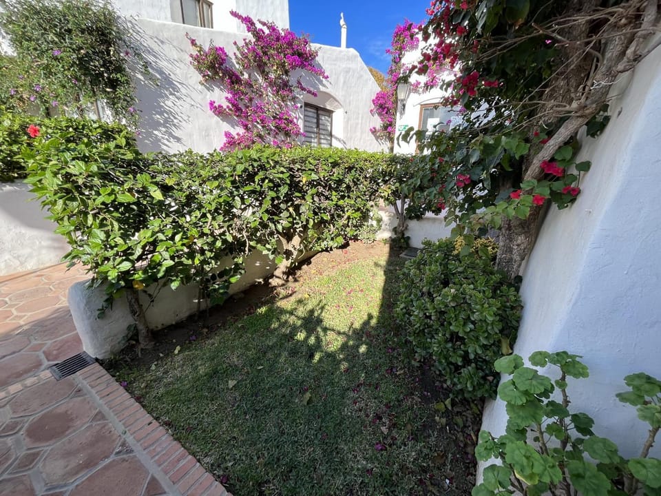 Estepona - Playa - 2 dormitorios con amplio jardín al lado del mar Ev1 Apartment in Costa del Sol
