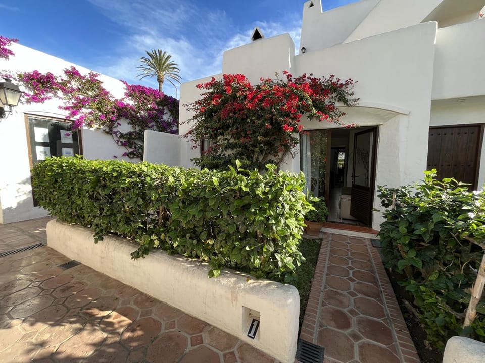 Estepona - Playa - 2 dormitorios con amplio jardín al lado del mar Ev1 Apartment in Costa del Sol