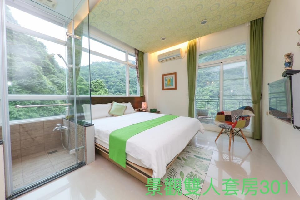 Bed, Natural landscape, Photo of the whole room, Bedroom