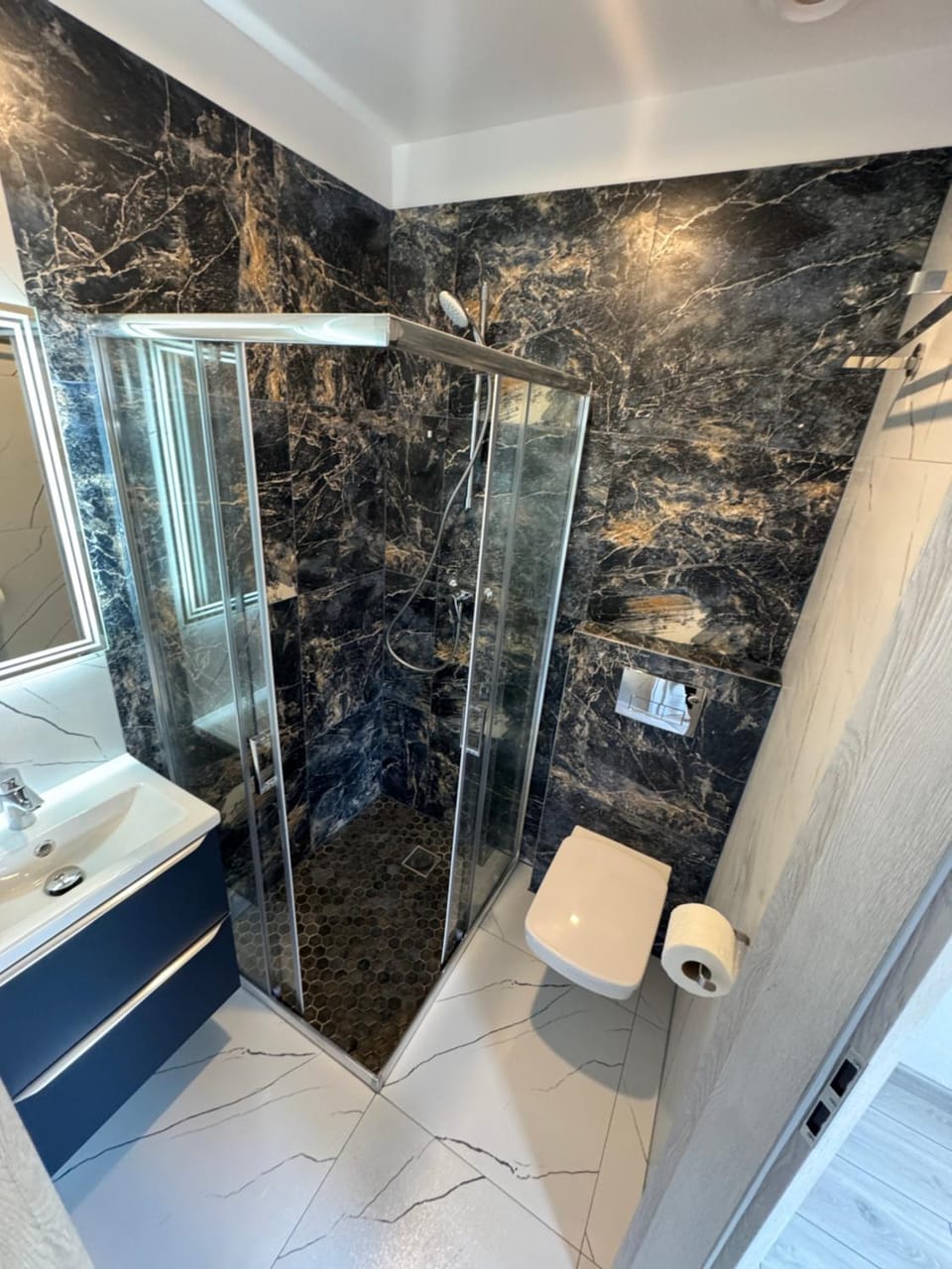 Shower, Toilet, Bathroom