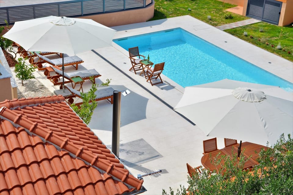 Patio, Day, Summer, Garden, On site, Swimming pool