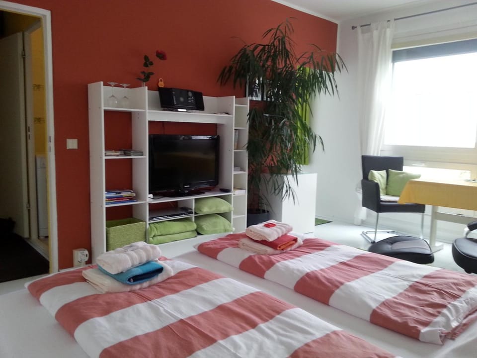 Living room, Photo of the whole room, Bedroom