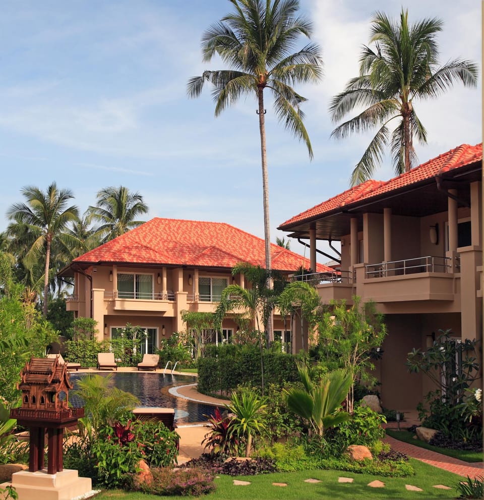 Facade/entrance, Garden, Swimming pool