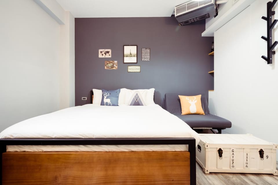 Photo of the whole room, bunk bed