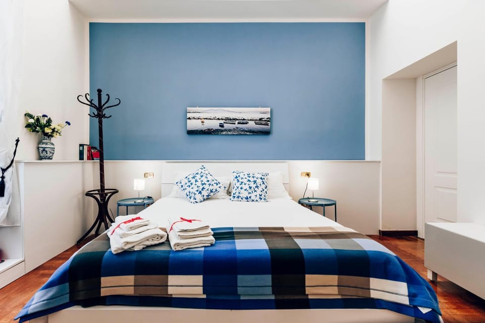 Bed, Bathroom, Photo of the whole room, Bedroom, internet, towels, air conditioner