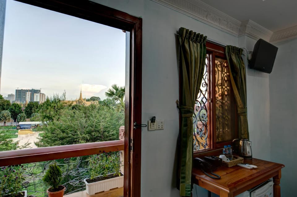 City view, Garden view, Landmark view