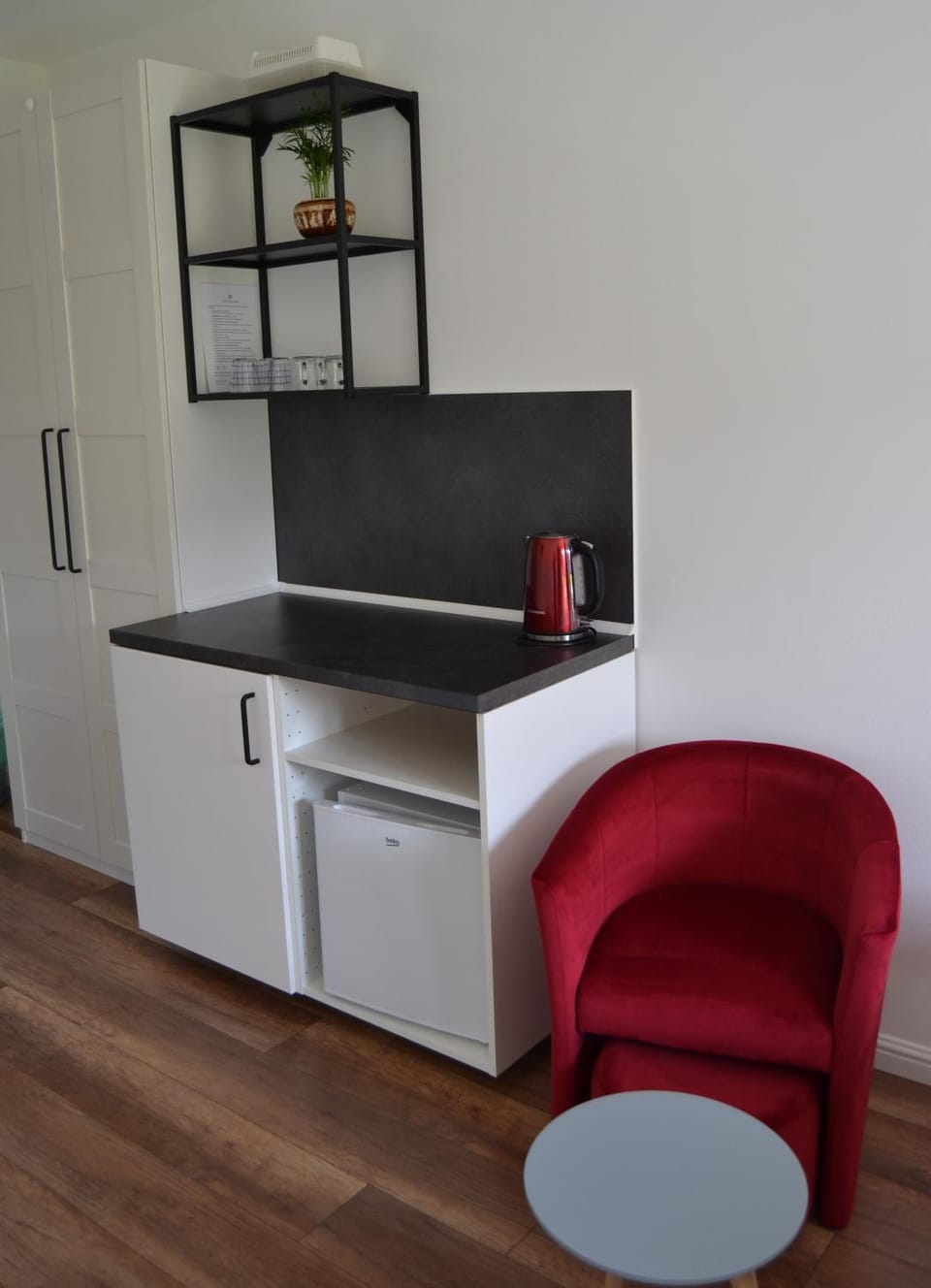 Photo of the whole room