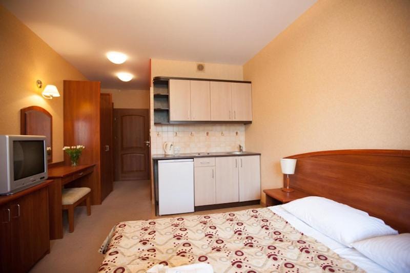 Kitchen or kitchenette, Photo of the whole room, Bedroom