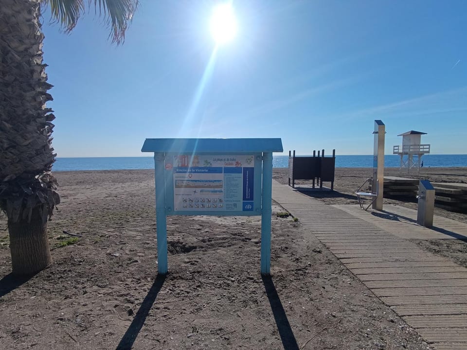 Bonito apartamento completo en Rincón de la Victoria Playa a 100 metros Apartment in Rincón de la Victoria