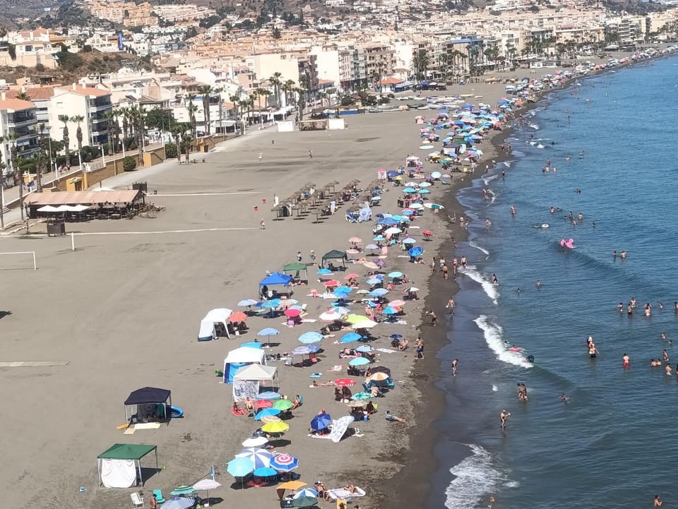 Nearby landmark, People, Bird's eye view, Beach, City view, sunbed