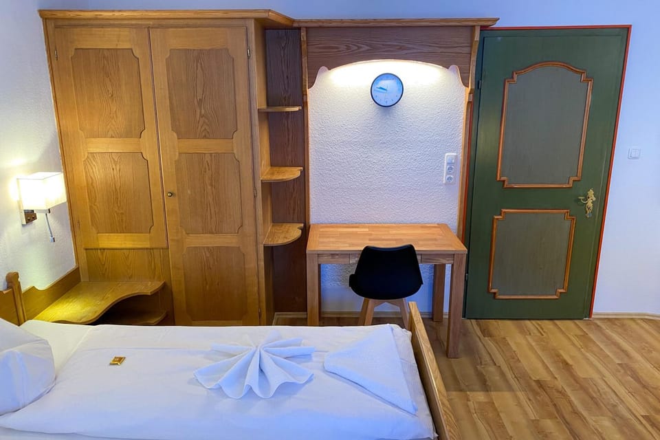 Business facilities, safe, soundproof