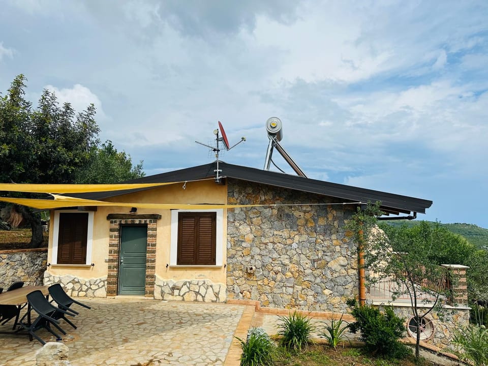 Property building, Dining area, Lunch