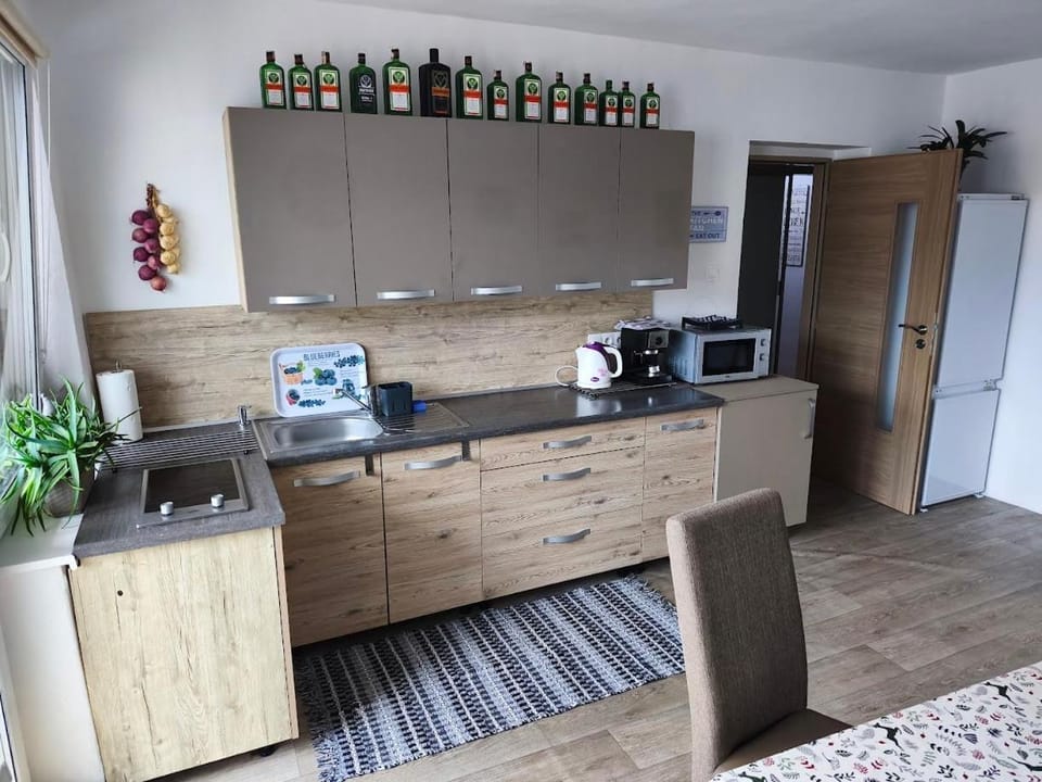 Communal lounge/ TV room, Kitchen or kitchenette, Seating area