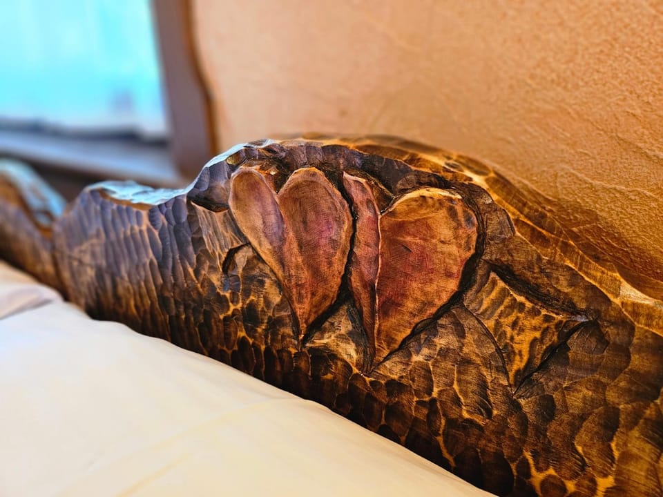 Bed, Photo of the whole room, Decorative detail