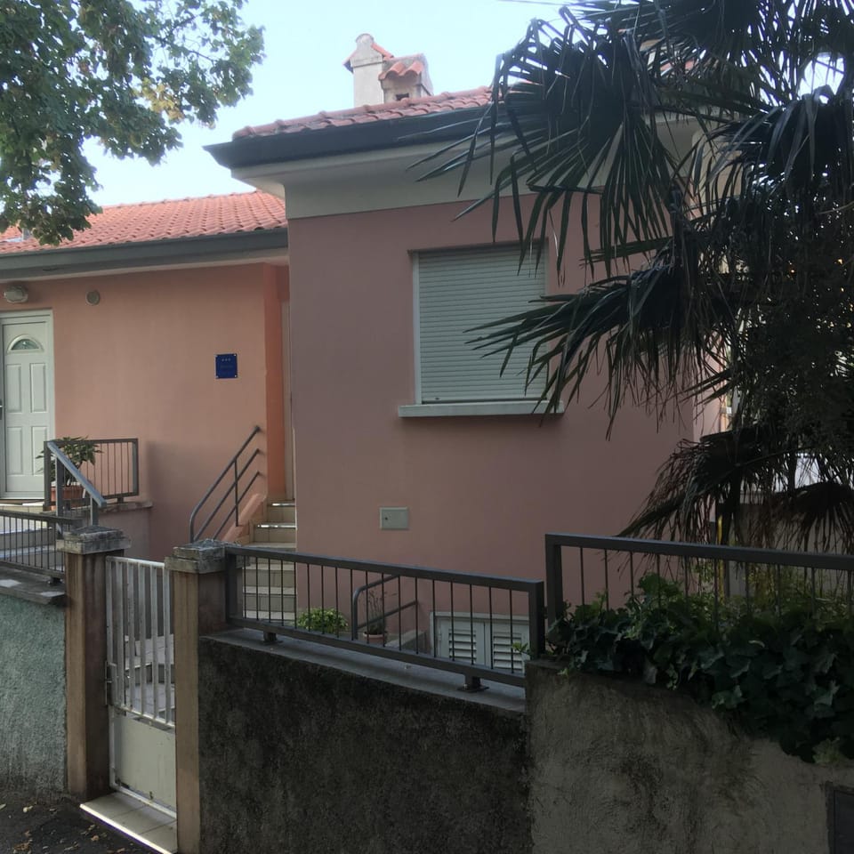 Facade/entrance, Garden