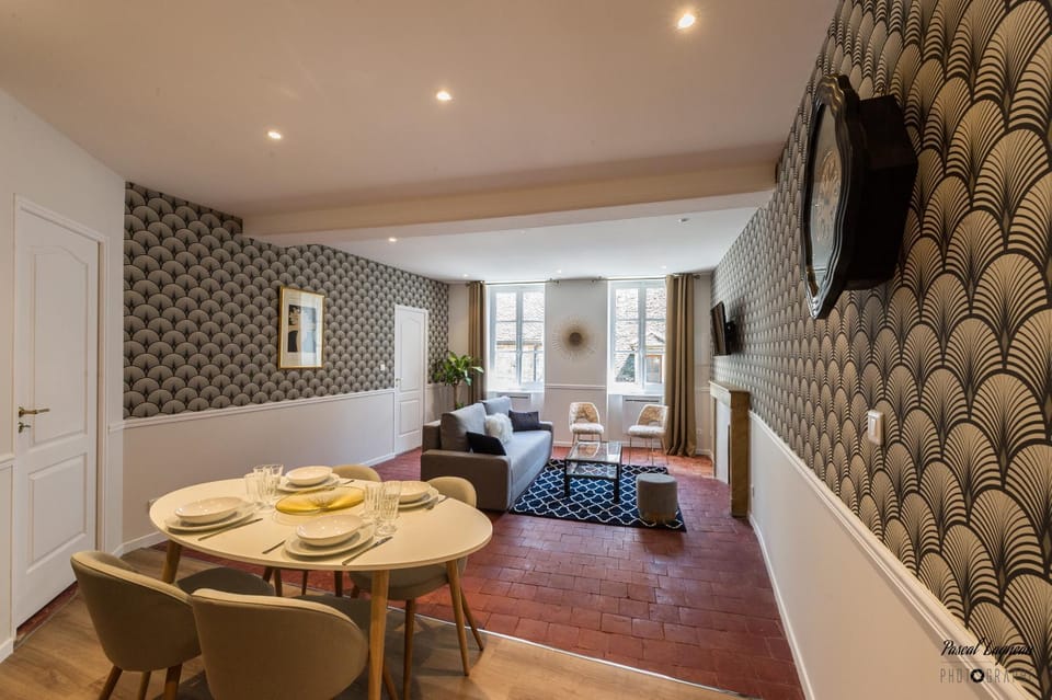 Living room, Dining area