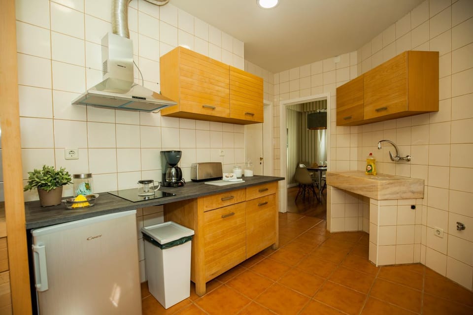 Kitchen or kitchenette, Communal kitchen