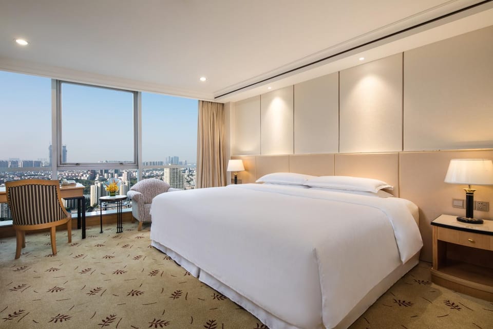 Bed, Photo of the whole room, Bedroom, City view