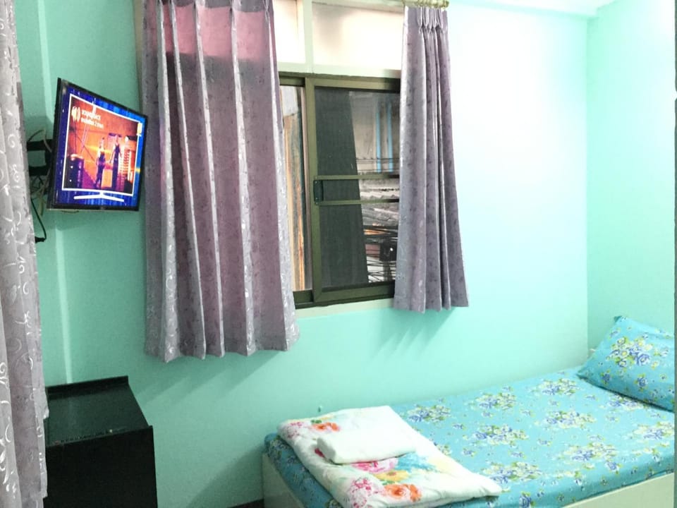NAT 2 Guest House Apartment in Bangkok