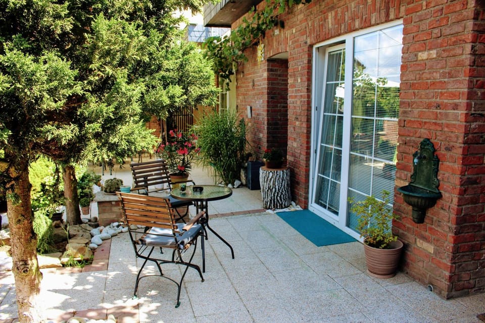 Facade/entrance, Garden