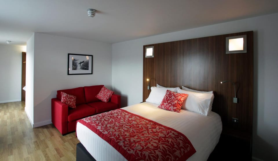 Bed, Seating area, Bedroom