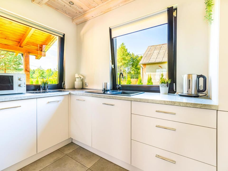 Coffee/tea facilities, Kitchen or kitchenette, minibar, stove