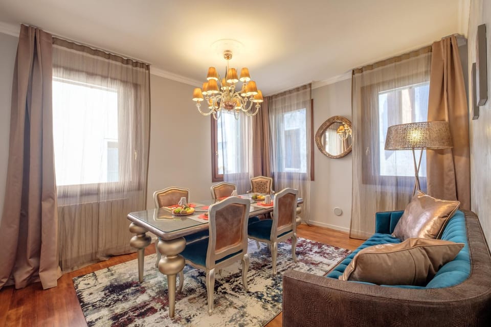 Living room, Dining area