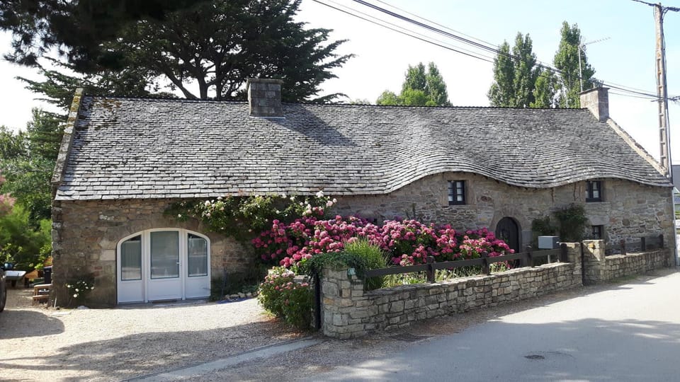 Nearby landmark, Natural landscape, Garden view, Family, Quiet street view
