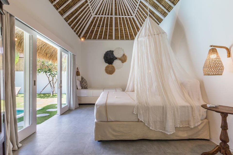 Bed, Photo of the whole room, Bedroom, Garden view, Pool view