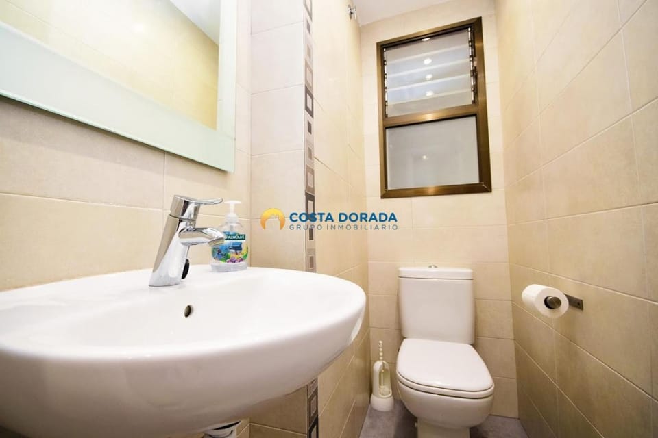 Shower, Toilet