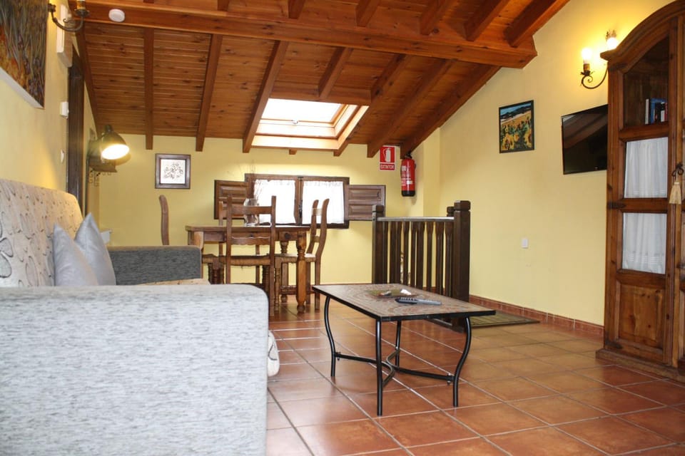 Communal lounge/ TV room, Living room, Lounge or bar